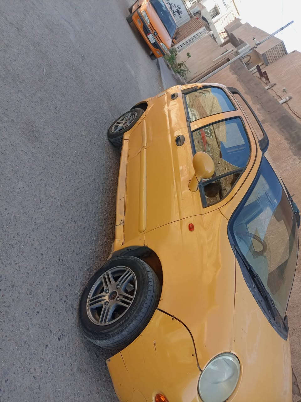 سلام عليكم ورحمة سياره كيو كيو حلو ونضيف
مكينه وكير #عادي وتخم تاير جدد فرشه حلو ولكشر حلو
مصغره سنويه لـ29سياره حلو حداديه شويه ترتيب سعر #15وبيه مجال
اتصل *********** وتدلل
