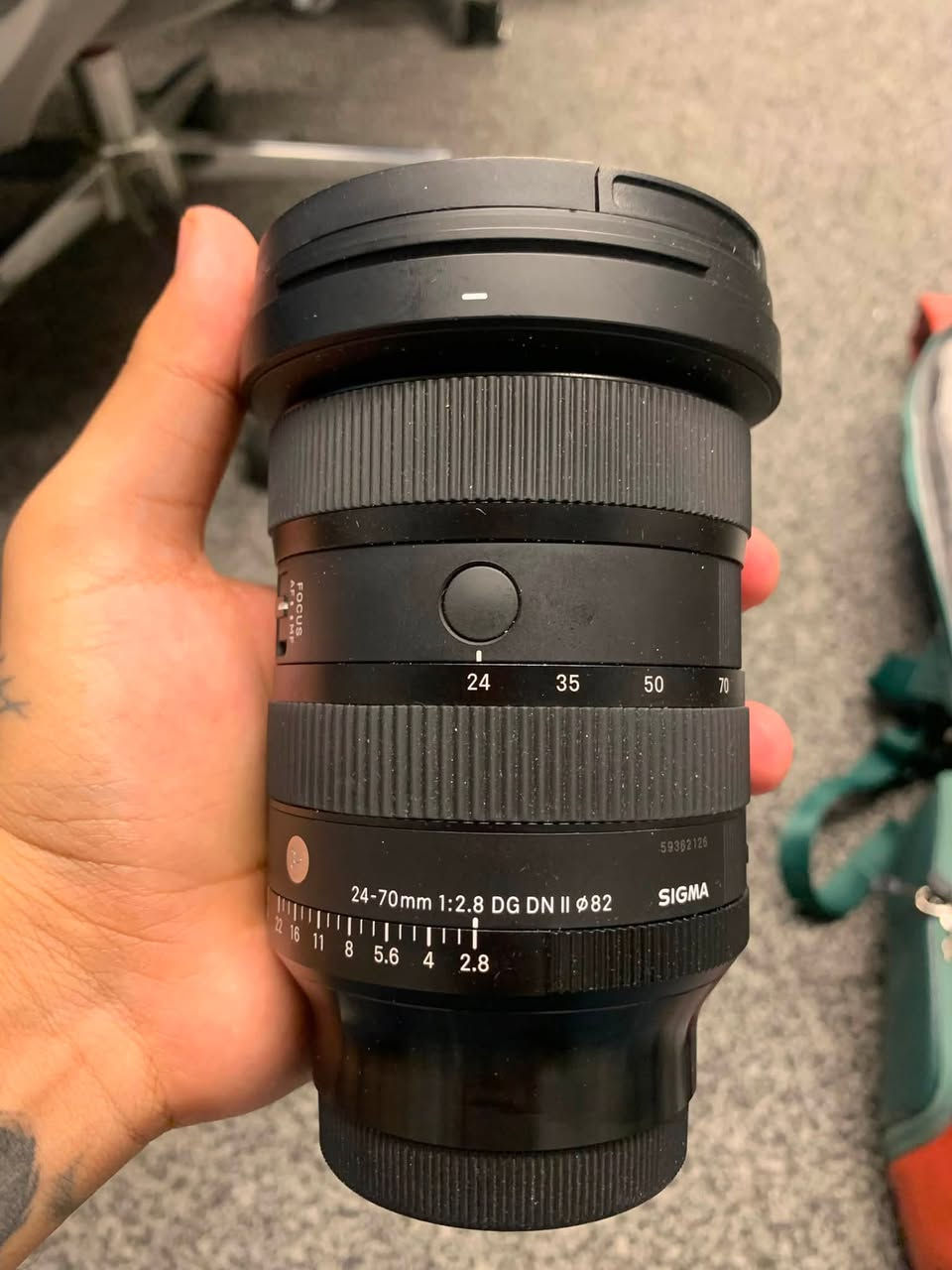 معدات كاملة للبيع
للتواصل *********** ما متوفر خاص
sony A7 IV استخدام شهر ونص فقط 
عدسة سوني 24-70 sigma الاصدار الثاني 
رونين 3 
نيك مايك DJI 2 ميني 
حقيبة معدات للضهر 
الكامره والعدسه بعدهن بالضمان مالتهن ورقة الضمان والكارتونات وكل الملحقات موجودات ضمان بيهن سنة
سعر الكامرة - 2,350,000
العدسة - 1,350,000
الرونين - 450,000
النك مايك - 100,000
ابيع كامل ما ابيع تك و تك سعر الغراض كاملة ب  4,250,000
