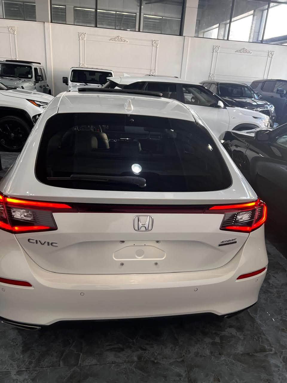 🚗 Honda Civic Sport Touring 2024 – أعلى فئة (Touring)
رقم شاسی 19XFL1G8XRE011787
✅ محرك 1.5 تيربو اقتصادي وقوي
✅ کیر عادي (Manual)
✅ فتحة سقف
✅ مقاعد جلد
✅ شاشة لمس كبيرة
✅ نظام صوت Bose
✅ عدادات رقمية
✅ شاحن لاسلكي
✅ تشغيل بصمة (Smart Key)
✅ كاميرا خلفية وحساسات
✅ أنظمة السلامة Honda Sensing
✅ جنوط رياضية
✅ إنارة LED أمامية وخلفية
✅ سيارة كلش اقتصادية بالوقود

🔹 السيارة دخول جديد
🔹 الضرر كان الجاملخ الخلفي الأيمن والأيسر والبنيد فقط، صبغ بدون دواخل
🔹 الشاصي والدواخل سليمة
🔹 تگدر تترقم إقليم
🔹 السيارة موجودة في دهوك

📞 للمزيد من المعلومات:
***********
***********
