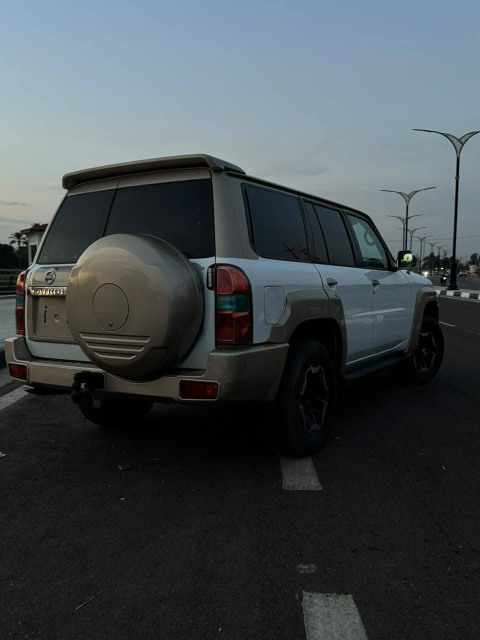 نيسان سفاري • بدون حادث • واصله للكمرك
