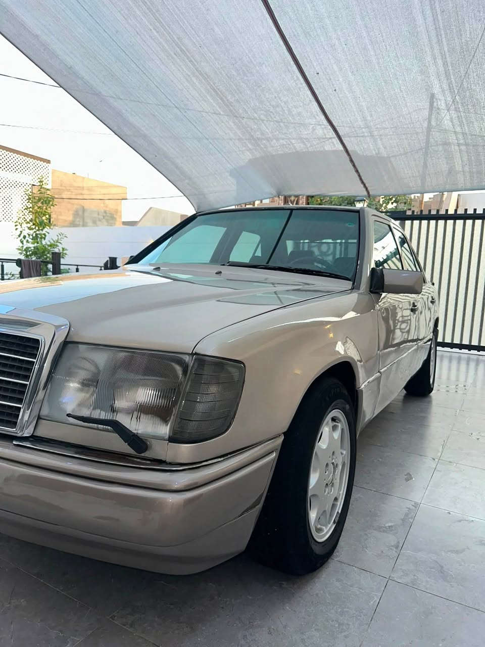 للبيع مارسيدس موديل87محدث92 كير و محرك بطه حجم3000ديلكو رقم سليمانيه سنويه هزه فحص جديد لحد2029بسمي شرط تحويل و كاله تبريد شغال سلايت دواخل جلد بدون ضرر بدون خياس صبغ عام للجمالي سعر60بي شويه مجال***********/***********مكان سياره كركوك
