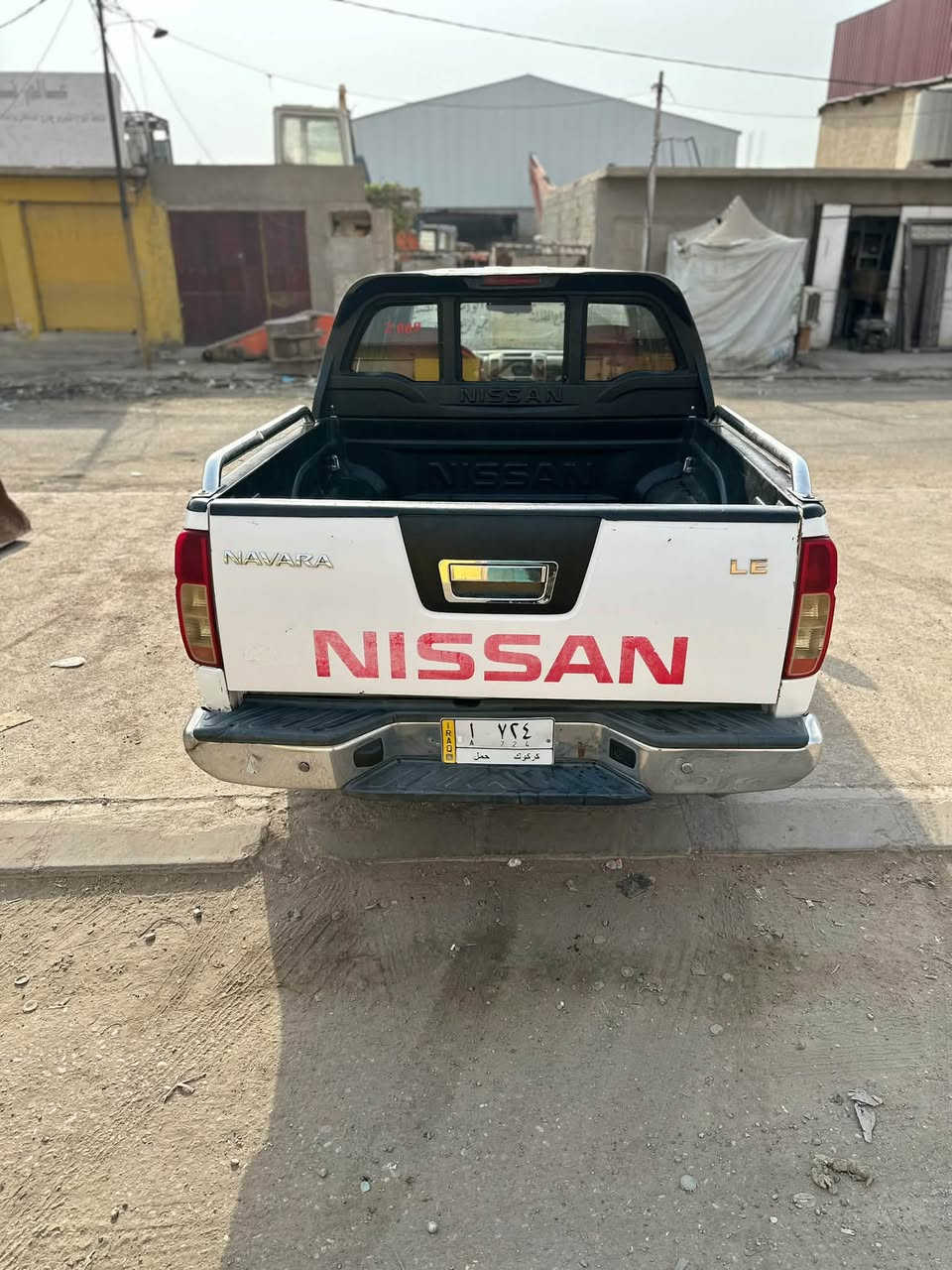 مكلف بل نشر للبيع نيسان نيفاره موديل 2009مشروع وطني كوبون بانزين سياره بدون قطرت صبغ بدون حادث بيه مكان بارد كير ومحرك بشرط صدر جديد تخم تاير جديد سياره مال بيت 
للاستفسار ***********
