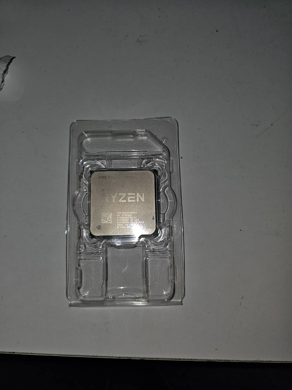Ryzen 7 5800X • مستعمل • مع العلبة