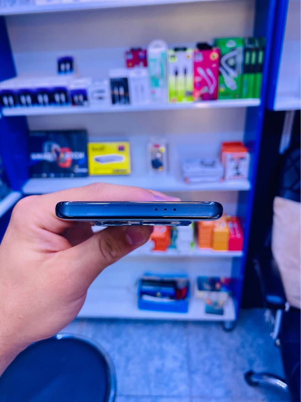 هونر x9c 
ذاكرة 256
عشوائية 12+12
بطارية 6600
شاشة منحنية بدقة 2K 
 نظافة عالية و كفالة عامة 
سعره 350 و بيه مجال بسيط 
للتواصل خاص او واتساب ***********
توصيل جميع المحافظات 🏎️ السماوا, المثنى
