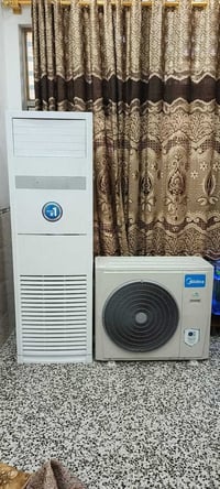 عندي سبلت للبيع ميديا 3طن الاصدار الحديث تبريده ثلج❄ علا وضع شركه العن...