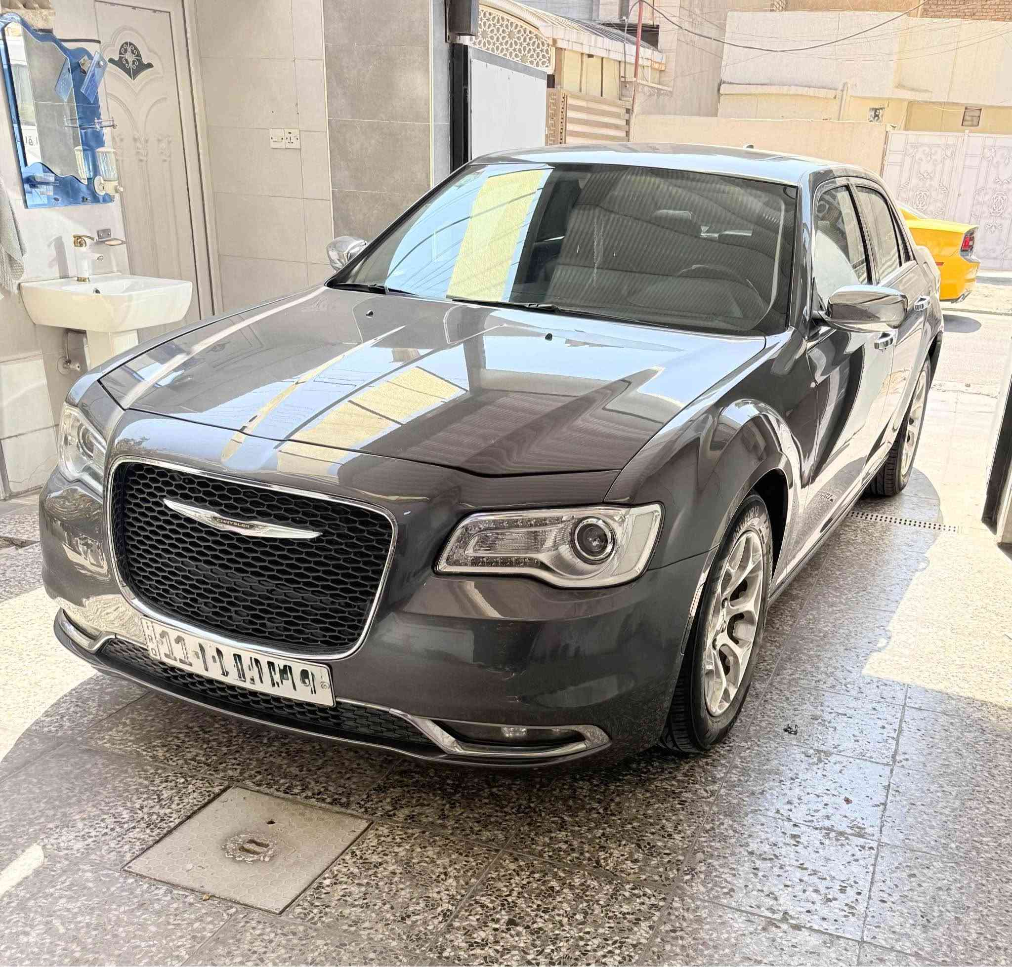 كرايسلر 300 • ٢٠١٩ • حادث بسيط