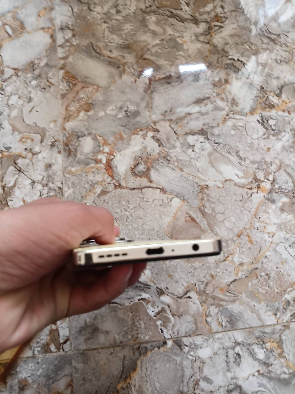 البيع هوت أربعين نظيف جدا ***********مكلف بلنشر

