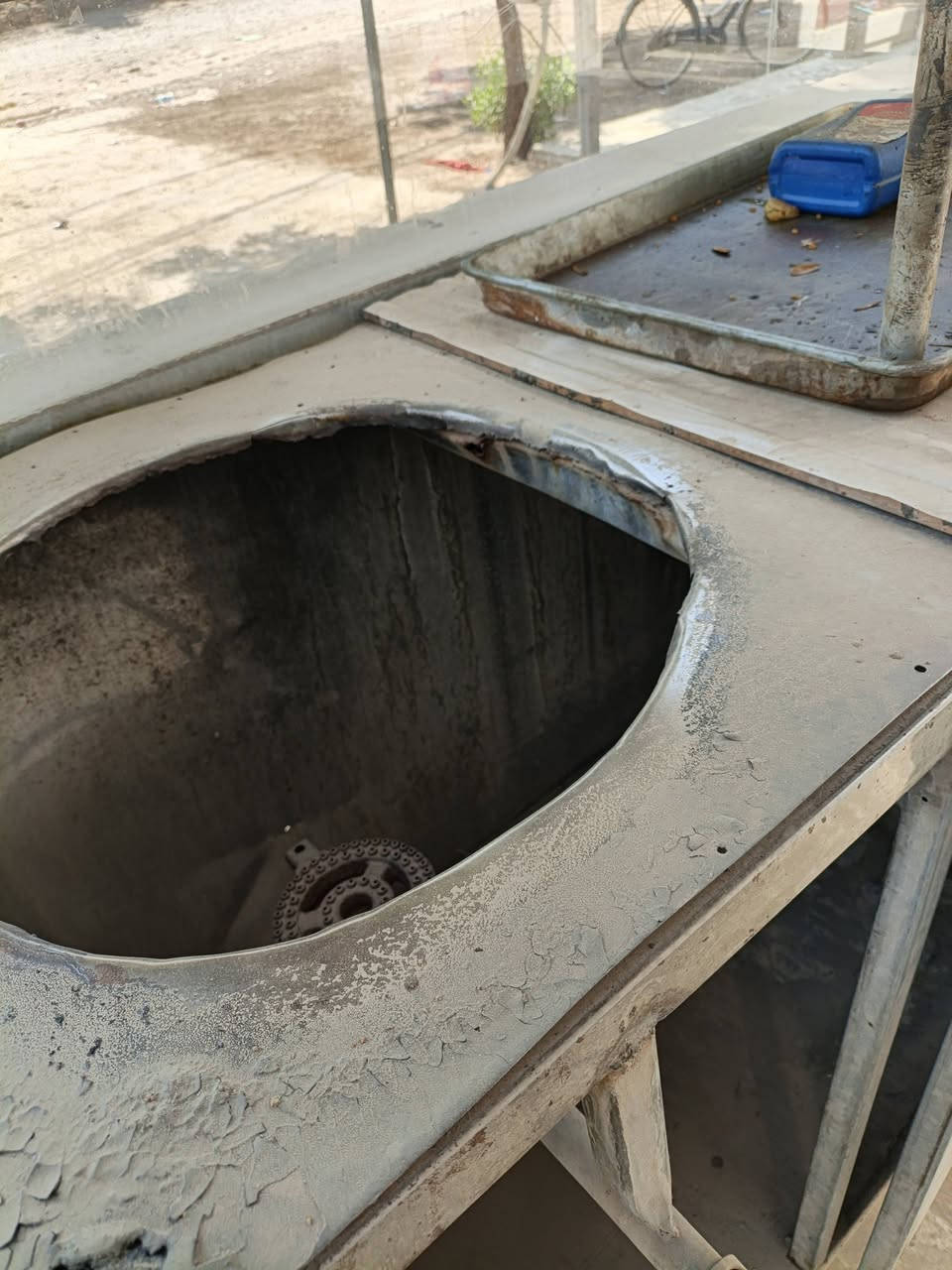باترينة سن ستيل جديدة السعر خاص موجود  رقم ***********
