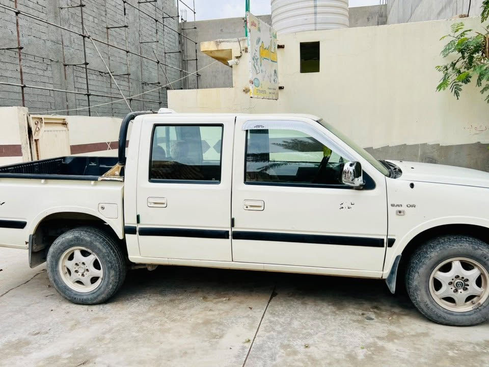 پیکابی سۆلان (سایلۆر)ـی مۆدێل ٢٠٠٥ بۆ فرۆشتن.

سەیارەکە تا بڵێی پاکە و گێڕو مەکینەی بەشەرت
تەبریدی فولە و بێ کێشەیە، تەقە و ڕەقەی نییە
چوار تایەی نوێی لەسەر دانراوە و سەیارەکە ئەزێت نەدراوە و شوێن دەعامی نییە و هیلاک نییە، تەنها بۆ ناوشار بەکارهاتووە

شوێن: کەلار، قەزای ڕزگاری

بۆ زانینی نرخ بە نامە وەڵام ئەدرێیتەوە
***********
