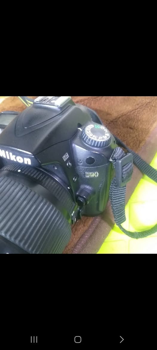 نيكون D90 • نضيفة • مشكلة الشيتر
