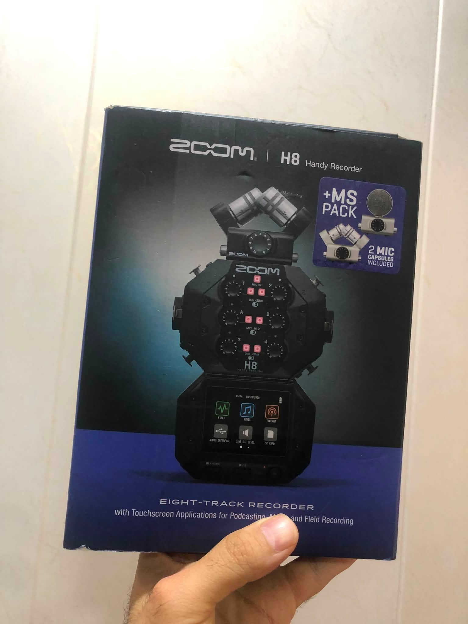 حالیا توصيل متوفر لي كل محافظات عيراق 
Zoom H8 
مستخدم قليل 
نزافة جدا 

كارتون و ملحقات موجود 

جواب فقط واتساب و مسنجر
*********** watsapp
