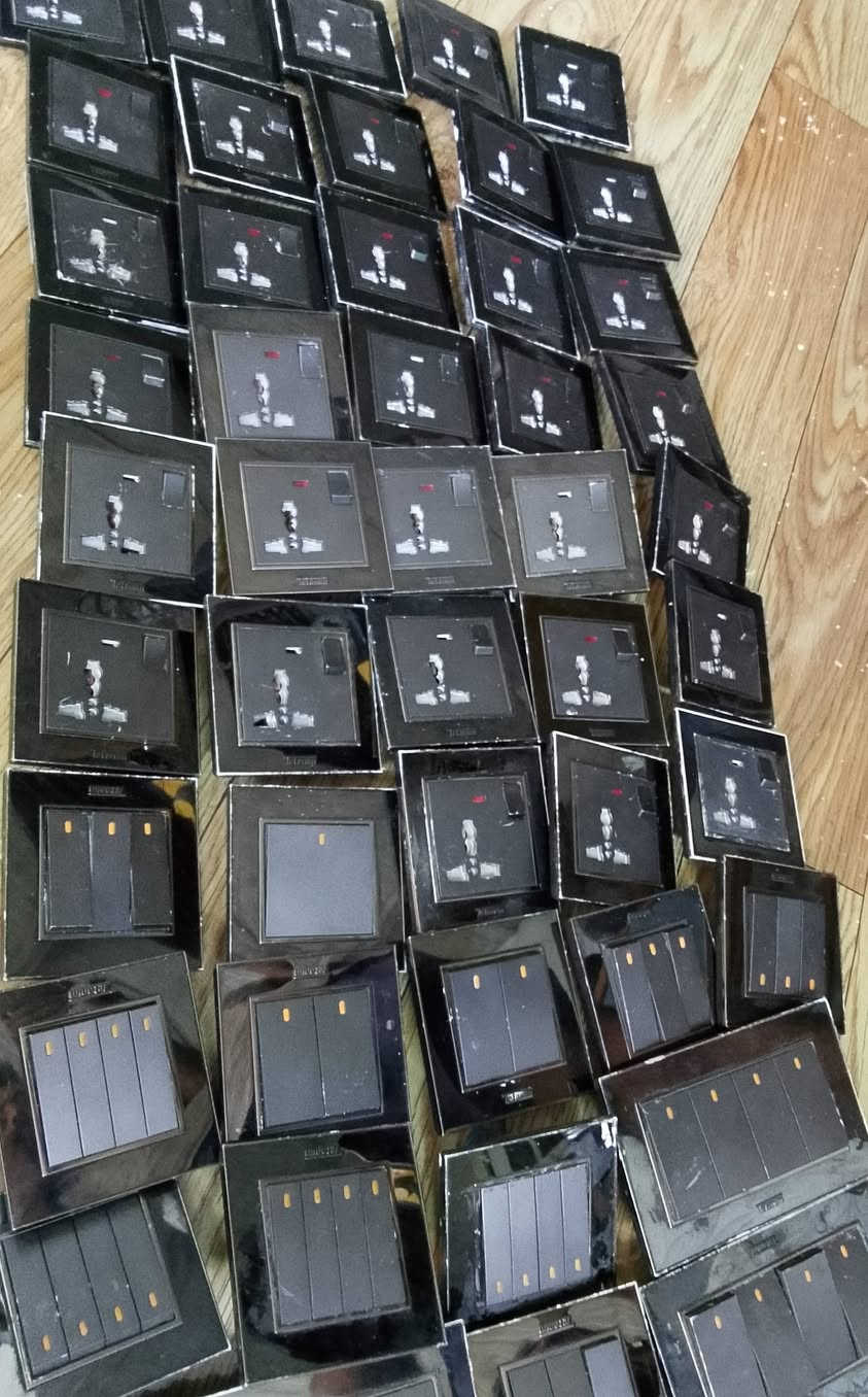 شلعةبلك سويجات وسويجات 46 قطعةللبيع ***********
