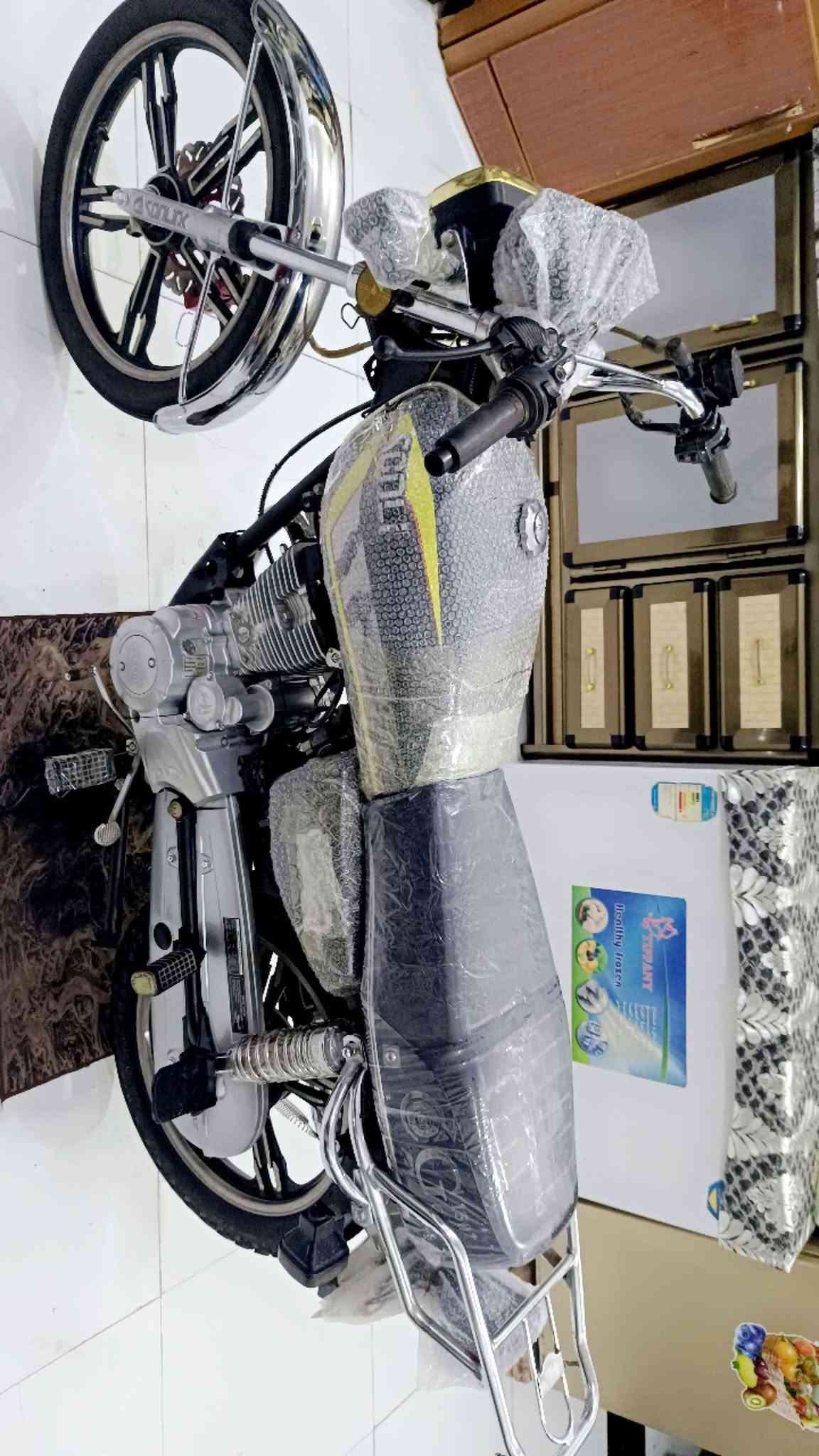 السلام عليكم سيفان موديل 2023 طالعه بل 25 دراجه جديده وحلوه بعدها بل جيس ام الختم شركت سونك باب اول الاصليه لون اسود مكينه 200 جاهزه وحلوه بل جيس اوراق مال وكيل 5اوراق الشراري يتصل مكاني حله شاوي يم فلكت غرفت التجاره السعر مال بيع 700 وهذا رقمي جوه السوك شرط ***********
