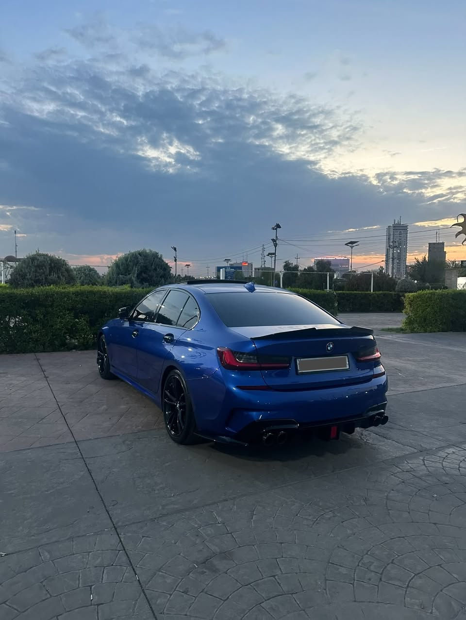 بي ام 330i • ام بكيج فول • ٣٩٠٠٠ ميل