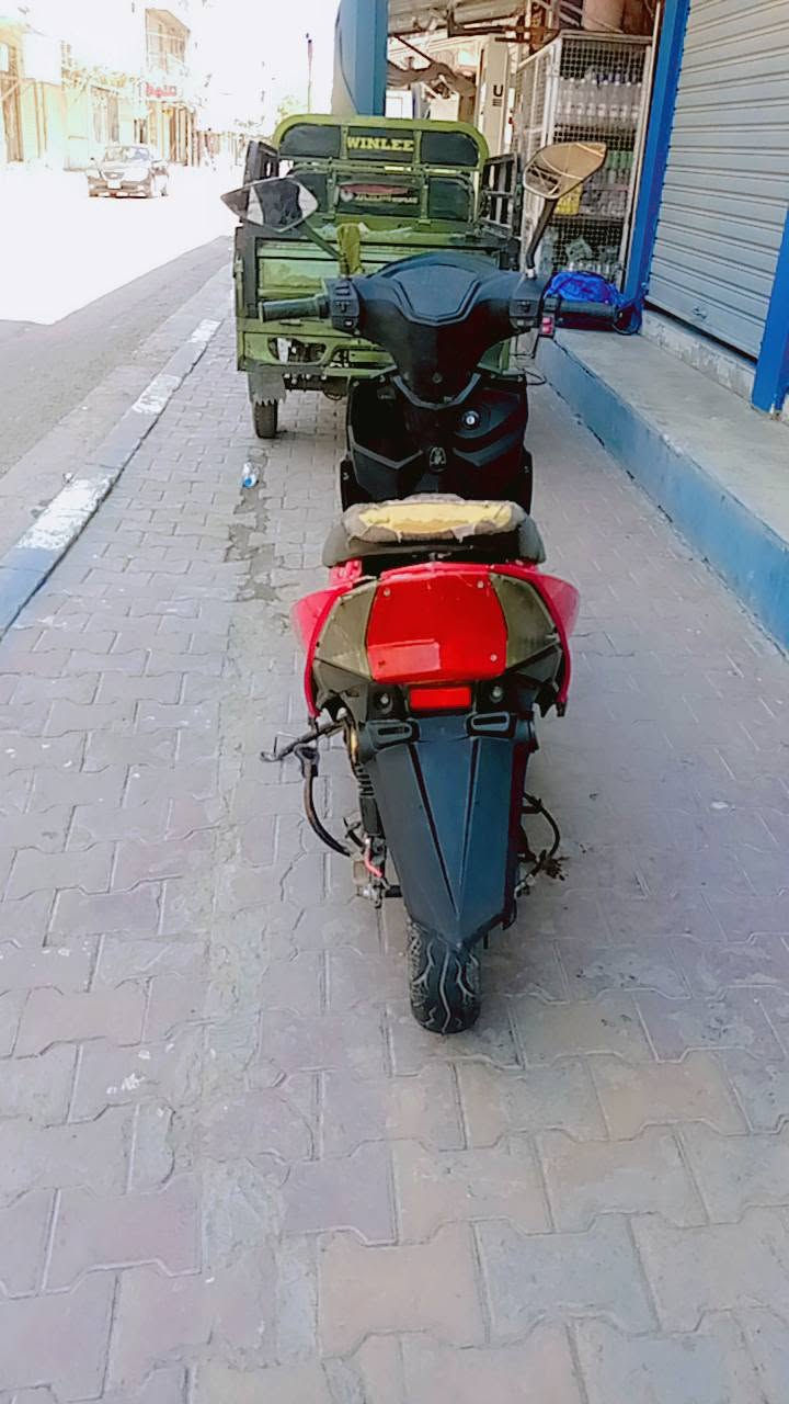 سلام عليكم عندي دراجة شحن سكنس جبلي للبيع  نقص بس الوجه الكدام  دراجه ثلاث سرعه بيهة للاستفسار على هذا الرقم ***********
