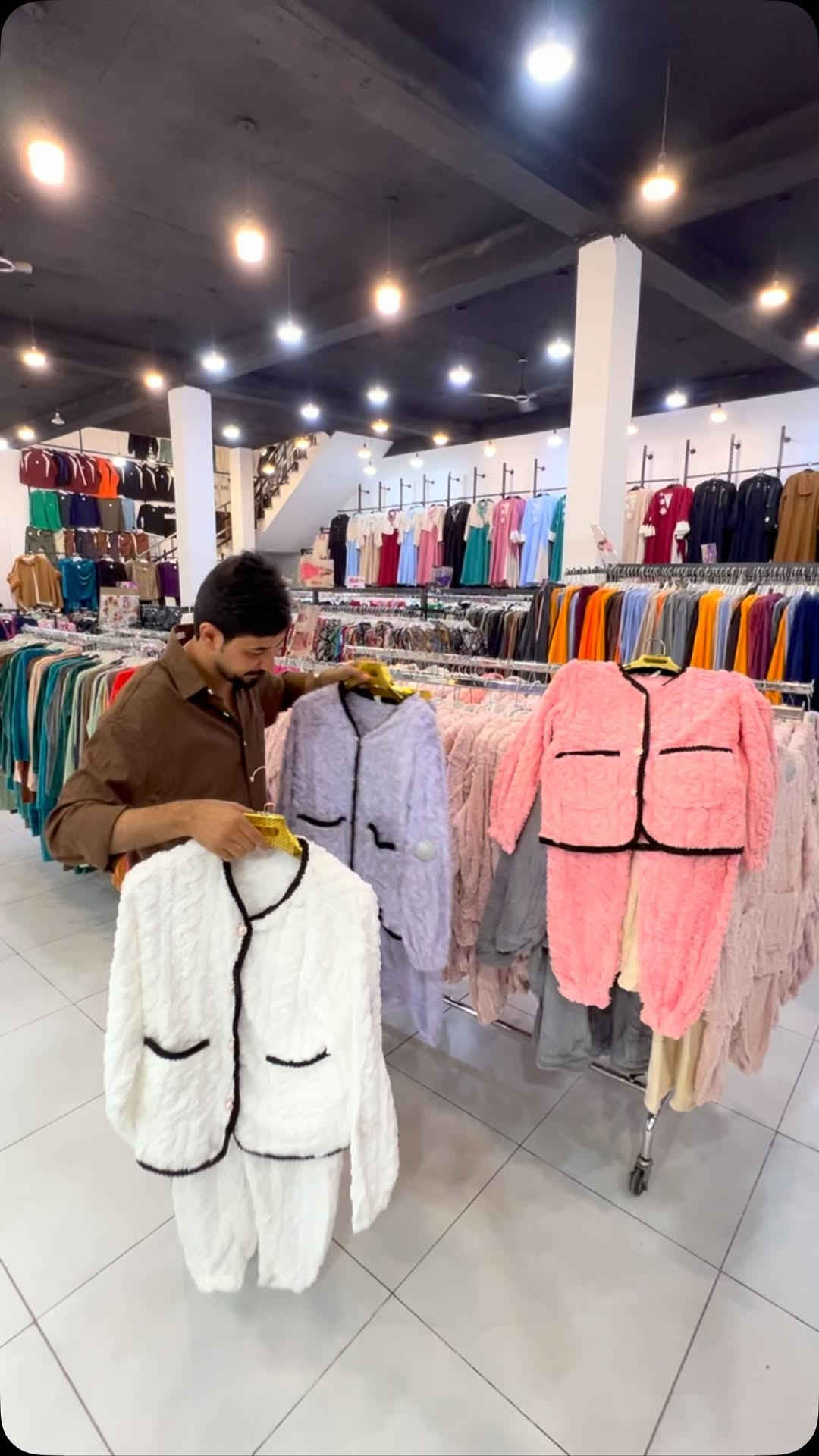 ملابس