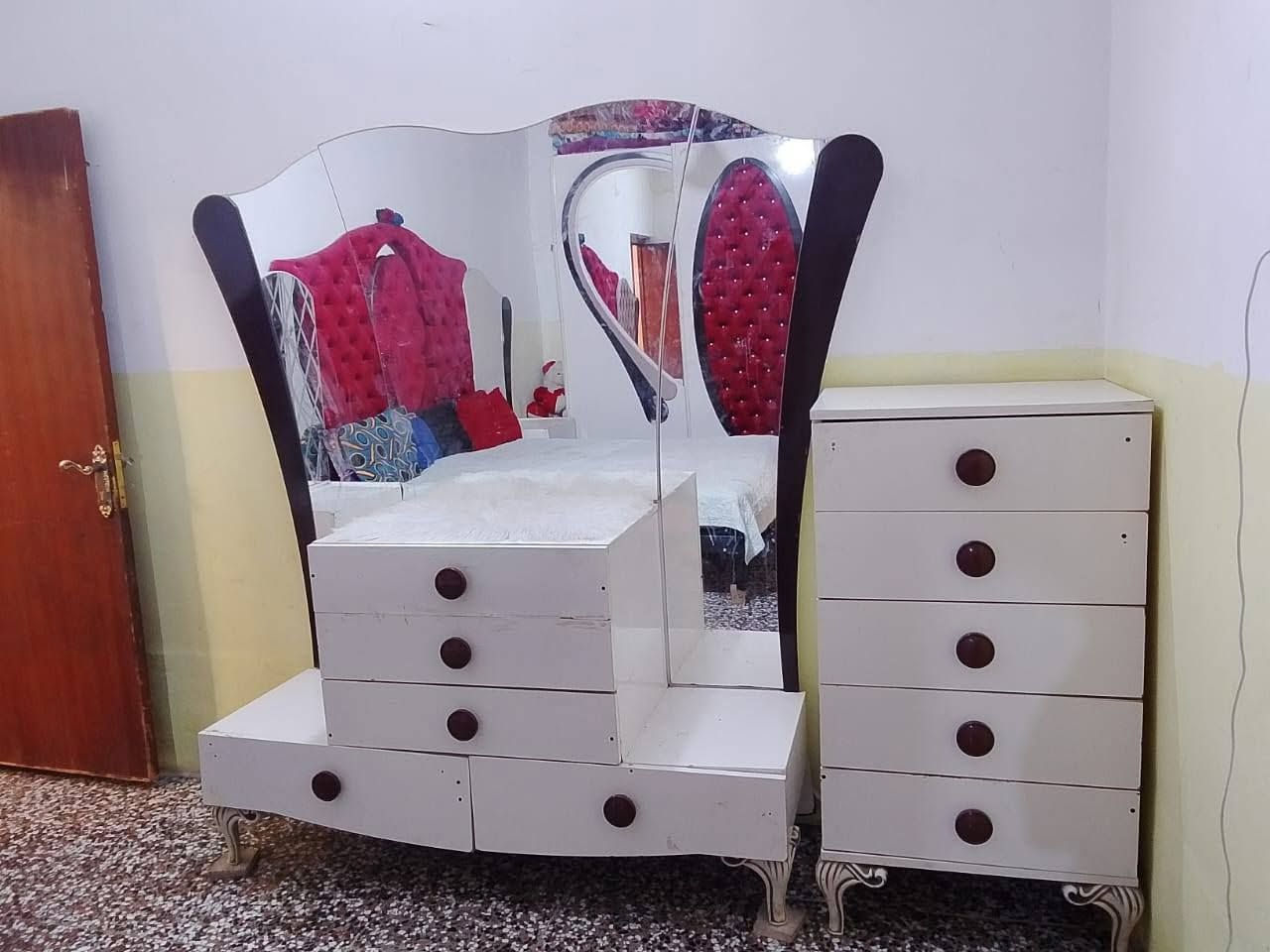 غرفه نوم مستعمله للبيع مكاني كربلاء
***********
السعر ٤٠٠
٧قطع
