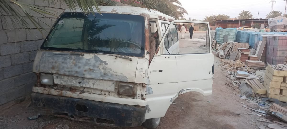 مازدا باص ١٤ راكب مديل ٩٣ محرك وحداديه جديد ضربه من البجم مصلحه بدون صبغ
السنويه منهيه من ٢٠٢٤
مكان السيارة السماوة
السعر ١٥ ورقه وبيها مجال بسيط 
***********
