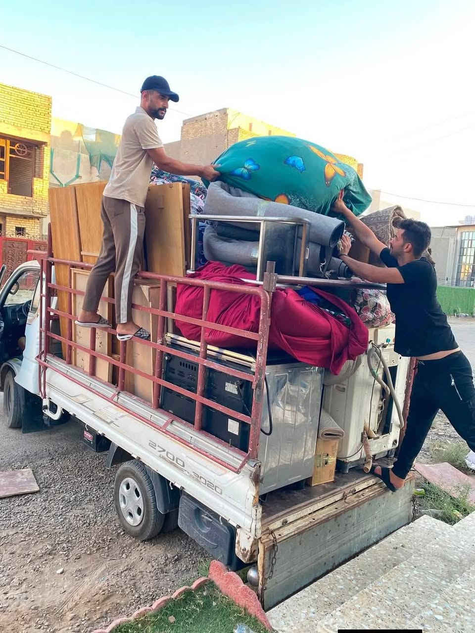 نقل اثاث داخل بغداد وخارج بغداد
يوجد كادر عمل متخصص بنقل الأثاث 

يوجد سيارة كبيرة وصغيرة 

 اتصل ***********☎️ 
  يتوفر وتساب ☎️
