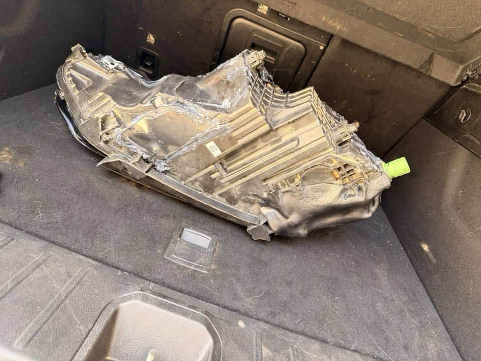 لايت دودج هورنت يمين مع الماسكة
مصلح وكلشي بيه شغال ناصي عالي لد واشاره
صار عليه بـ 425$
قفله هسه 350$ تسهيل امر وتعرفون بيش الجديد هسه

***********
