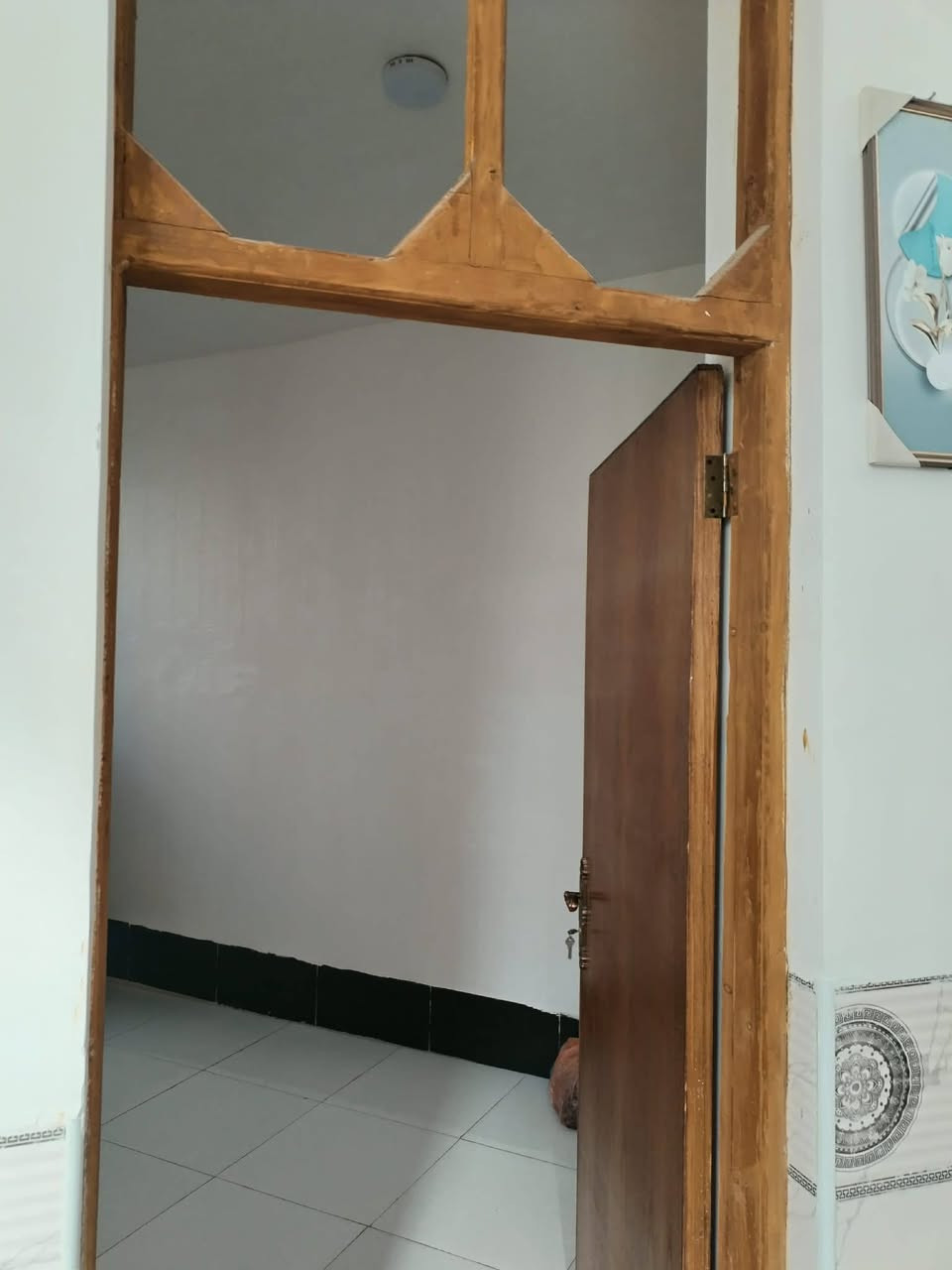 يتوفر لدينا بيت للبيع بمواصفات ممتازة:
📍 الموقع: [بابل / ابي غرق /حي المرتضى /قرب جامع امام المتقين ]
📐 المساحة: [150 متر مربع]
📐 الواجهة والنزال: [واجهة ٧ ومنص متر × نزال ٢٠ متر]
📜 جنس العقار: [طابو ملك صرف ]
​🛠️ تفاصيل ومواصفات البناء:
​عدد الطوابق: [طابقين]
​عدد الغرف ٤ غرف ثنين طابق ارضي و٢ طابق ثاني 
​حالة البناء: [بناء حديث درجة اولى ]

​📲 للاستفسار والتواصل:
📞 رقم الهاتف: ***********
📞 رقم الهاتف: ***********
