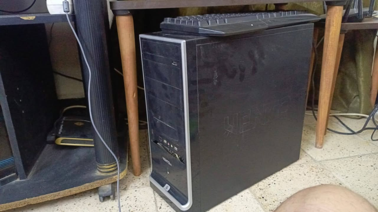 السلام عليكم
حاسبة للبيع 

كل المواصفات موجودة بل صور

السعر اب 400 الف و بيهة مجال للطيبين 

***********
