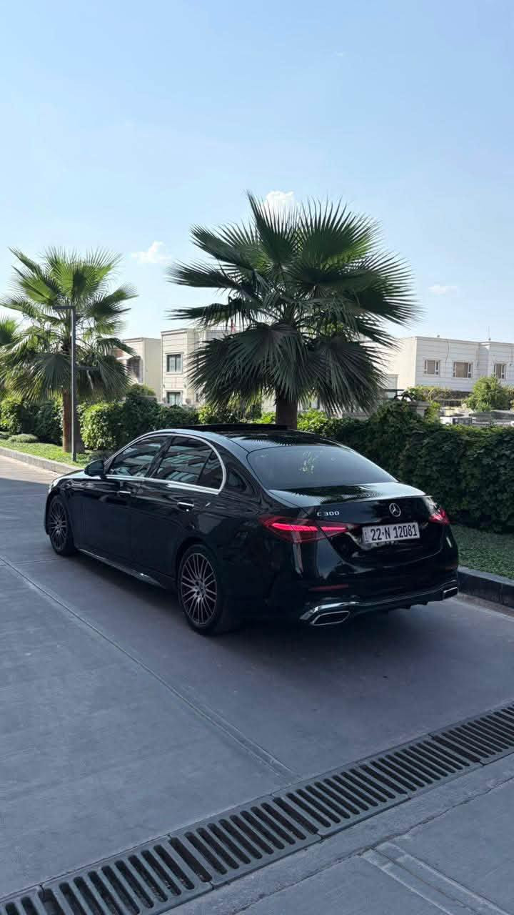 سلام عليكم مارسدس للبيع C300موديل 24 حادث السيارة موضح بلمنشور بيها فقط بنيد مبدل ومصبوغ ممشى السيارة 60 الف كيلو بسمي السيارة تحويل ثاني يوم مكان السيارة بغداد الدورة مواصفات السيارة فول الفول السعر31.000$ للاستفسار اكثر الاتصال(***********)
