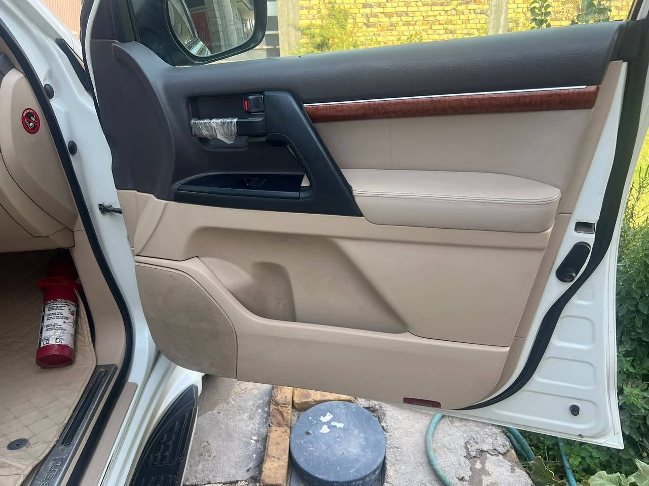 للبيع او مراوس سورنتو 24 فول 
لاندكروز 13 بريم اصل فول مواصفات ام الطفايه محرك كير ما مفتوحات كفاله.  ماشيه 230 صدرجديد تايرات تخم جديد سياره جاهزه تبريد ثلج  لايتات زنون اصلي  بيه ضرر بسيط بالجنطه + بارد  السونار مرفق مع الصور 
بابل مركز. *********** سعره 310 وبيه مجال بسيط

نص مكتوب في الصور:
- m.o_f22