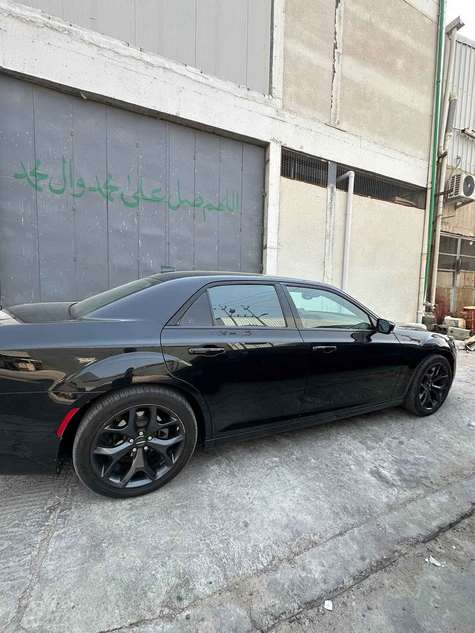 السلام عليكم 
للبيع اوباما موديل 2023 s 
ماشية 90 الف وارد كندي 
الضرر جاملغ الأمامي الأيسر تبديل قطعة اصليه فقط وباقي السيارة كفالة عامة رقم بصرة حرة باسمي 
الموقع البصرة داخل المدينه 
السعر 335 ورقه وبيه مجال بسيط للشراي 
السيارة جدا نظيفة 

للاستفسار اتصل ***********
