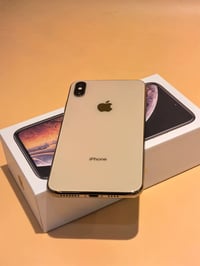 ايفون XS ٢٥٦ • بطارية ٧٥٪ • ظهر مكسور
