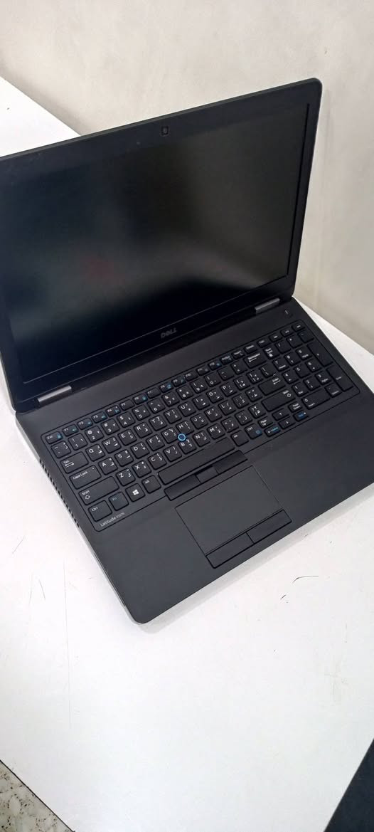 ديل E5570 • i5-6440HQ • SSD ٢٥٦GB