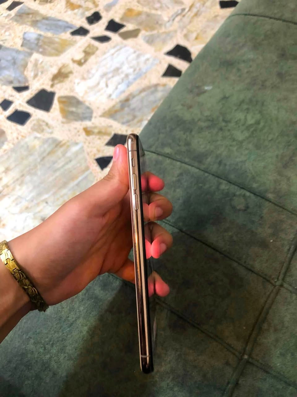 طيحه! جهاز مرتب بيعة مال معتاز

ايفون اكس اس ماكس ركز مو اكس ماكس عادي 
ذاكرة ٢٥٦
مابيه اي عيب فقط طبعه ب شاشه وبسيطه وابدا مماثره لالمس ولامنضر قليله كلش وااضحه بلصورة 
ً
لجهاز مرتب مال بيت فقط مبدل بطاريه وشرط اصليه اذا صرفت شحن ضمان استرجاع صرفه كلش حلو
وفيس ايدي واكف من لتحديث فقططط
لجهاز لون ذهبي المميز 
عنوان بغداد محمودية توصيل ماكوو
السعرر والاهم: 150 قفل اخواني الطيبين بدون عملة فدوه رحتلكم 
متواجد واتس راسل او اتصل
*********** 
وخادمم اني للطيبين
