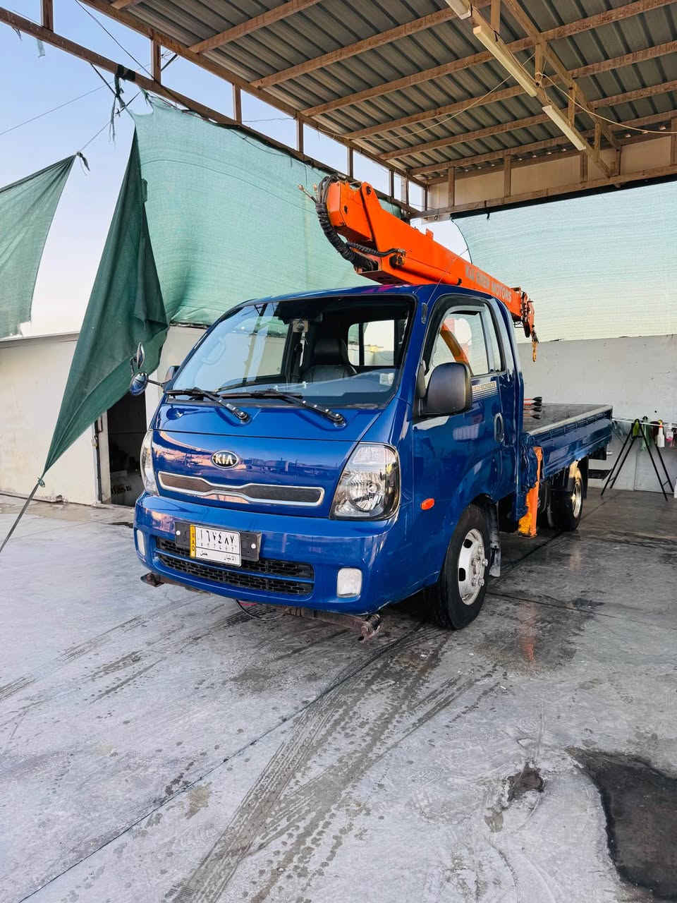 کیای کرێن ساغە دوبەیە سەیارەک مەکینە رەشی 4000 سۆپەری ٦ گێڕە abs ئاوێنە شەف هیتەر ڕادار حەساس کرێنەکەی لەدەرەوە بەستراوە دو سڵایتە ٦ قاچی هەیە هەموی مەزبوت ئیشدەکات تایەکانی تازە گۆراوە بەشەرت گێر مەکینە ئەکسل هیچ نەقسێکی نیە سەیارەکە هەموی ١ ساڵە داخڵ بوە  سعر ١١٠ گەڵاو معامەلە *********** رانية, السليمانية
