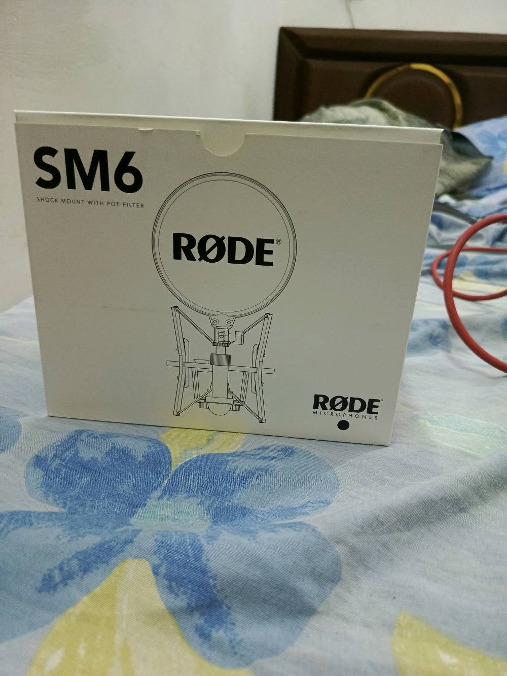 مايكروفون للبيع استخدام قليل جدا و في حالة جيدة جدا Rode NT 1 Signature