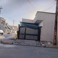 بيت ركن مربع • مقابل الملعب • ٥٥م