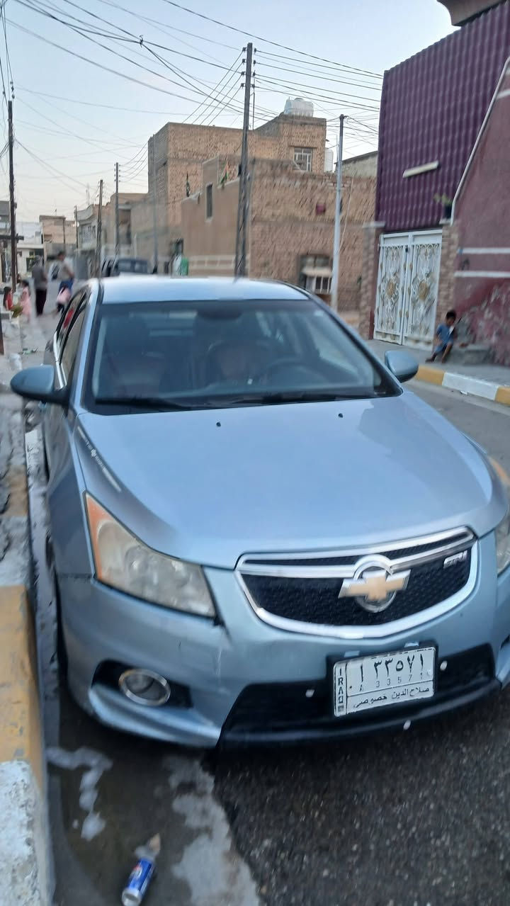 السلام عليكم شوفرليت كروز ٢٠١١
رقم صلاح الدين 
محورة كير ومكينخ كورله سيارة يرادلها ترتيب وبوليش 
صدر جديد تايرات نص عمر سيارة ما اكول جديدة حتى لا اغش العالم سيارة اريدها ب٥٠ وبيها مجال كولش بسيط 
مكاني بغداد الحسينيه 
***********
