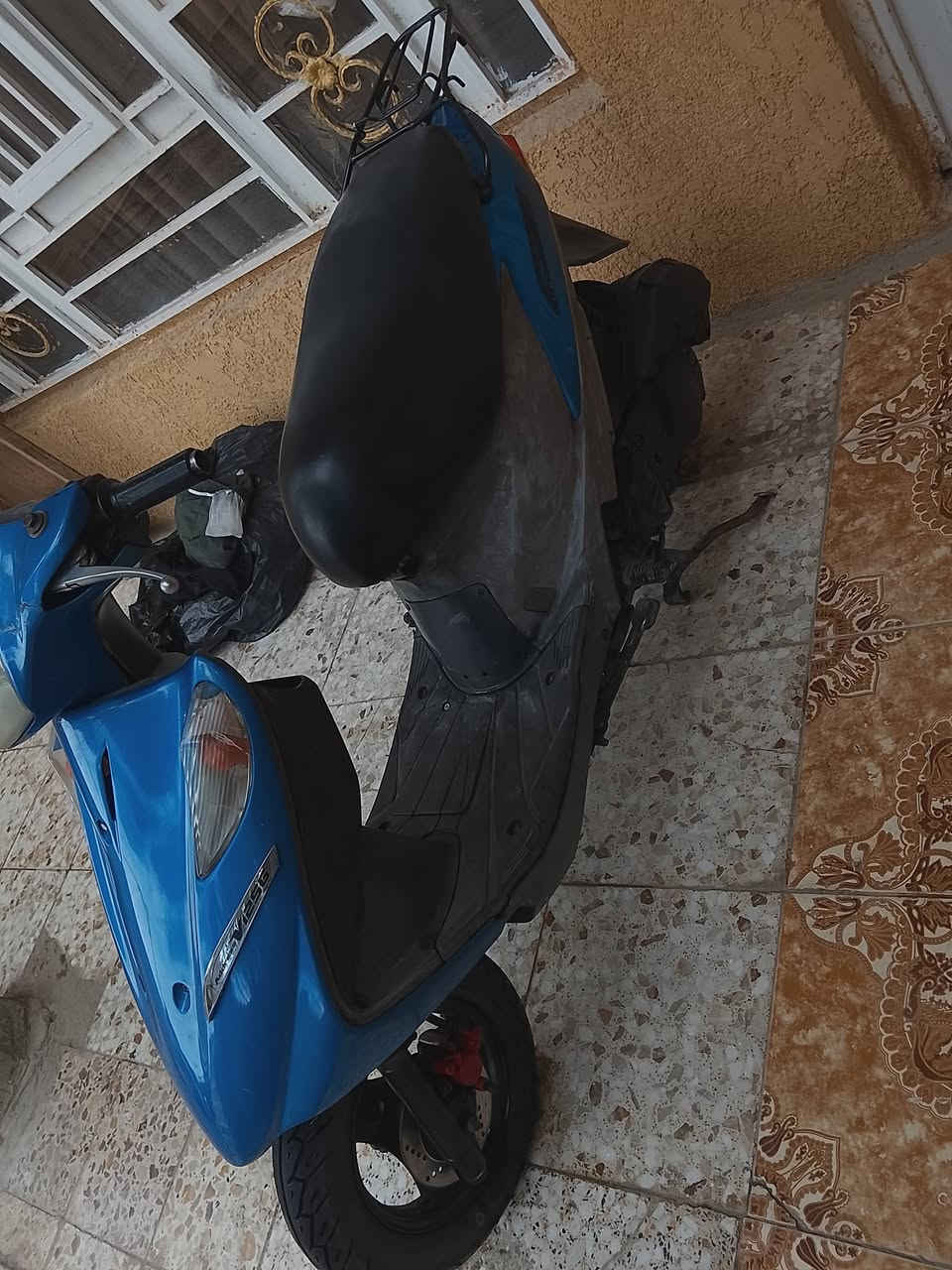 سلام وعليكم ادرس ياباني البيع
محور كابريتر 
كهربائيات كلها شغاله سلف هندر 
لايت عالي ناصيف اشاير 
تاثيرات جدد 
باتري جديد 
السعر ٣٥٠
رقم ***********
مكان كوت العزه
