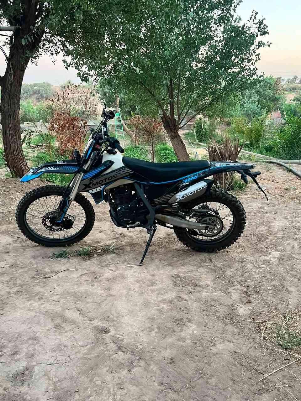 السـلام عليـكم
دراجـة قفـاز (X _MOTOS ) للبيـع 

المواصفـات 

محـرك : 300 نظيـف وخفـيف بالسـرعة 

اللـون : أزرق 

المـوديل : 2025 
 
الرقـم : أربيـل بـدون تحـويل + الأوراق أصـولية + لوحـات موجـودة أي مكـان تكـدر تطـلع بيـها محـد يحـاسبك

الأضـرار : فقـط الأشـارة الخلفـية تـك ما تشتغـل   

للأمـانة دراجـة نظـيفة ورزنـة بالمـشي 

صـار تقـريباً سنـة من أخـذتها ما ماشـية هـواي 

وكُـل نقـص ما بيـها الدراجـة 

السعـر ع الخـاص وبـيها مجـال للمُشتـري 

وما راح نخـتلف أن شـاء الله  ع السعـر 

هـذا رقـم *********** 

أذا تحـب تتصـل وتشـوف الدراجـة هـم حاضـر
