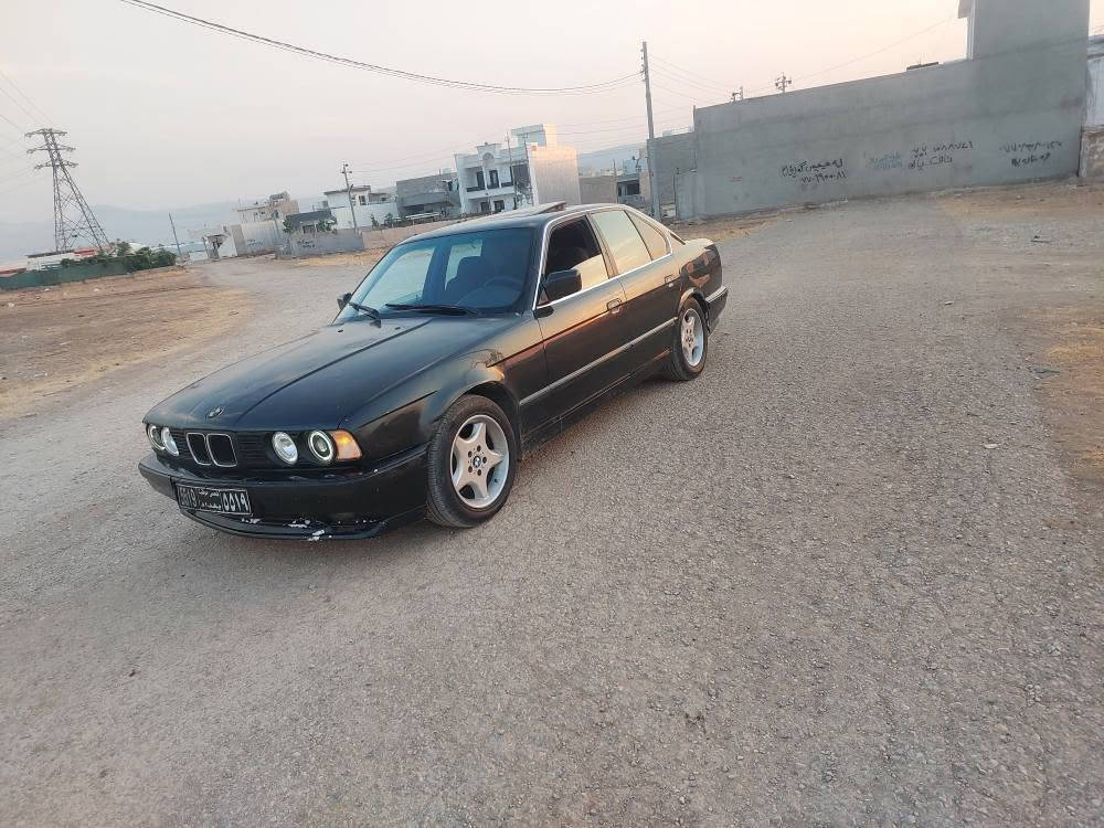 🌹بەناوی خوای گەورەومیهرەبان ‌🌹      
BMW  525
مۆدێل1993                   ***********
 ئاڕمی پلاستیکی هەولێر  ئاڕم و ئەوەلیات و بڕاوەبەشەرت مەکینەکەپسی 525 گێڕتۆماتیک گێڕو مەکینەی بەشەرت تەقەوڕەقەی بەشەرت پێش و دوای چەکوشی پێوەنیە  تازە پێش و دوای داگیراوە   چوارتایەو ویلی تازەی  لەژێره  سڵاید  لایت ئەڵقە  کامل ئەشیای تەبریدی پێوەیە سعری  22گەڵاو کەمێک معامەلە ناونیشان سلێمانی تکایەبەس فرۆشتنە   
تێبینی  سەیارە بەس موسە        ژ  . م  ***********            *********** السليمانية, العراق
