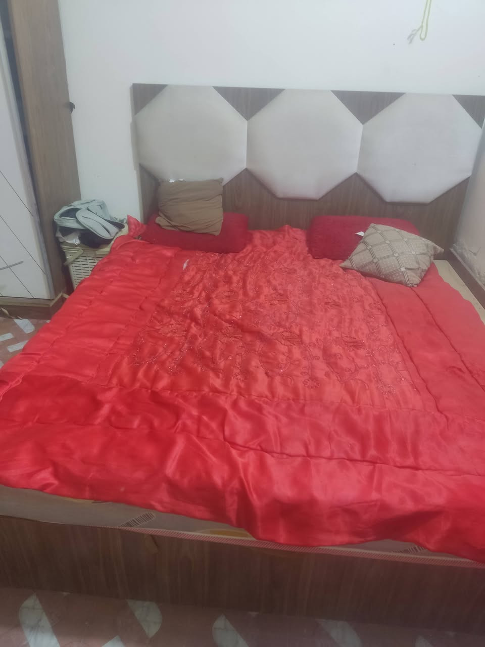 بيع مستعجل
غرفه تركيه للبيع 5قطع بيها نقص فيبره مال الجربايه مال دوشك 

السعر 250 قفل لان متوازي اذا مو شراي لا تعبني

 تواصل واتساب ***********

