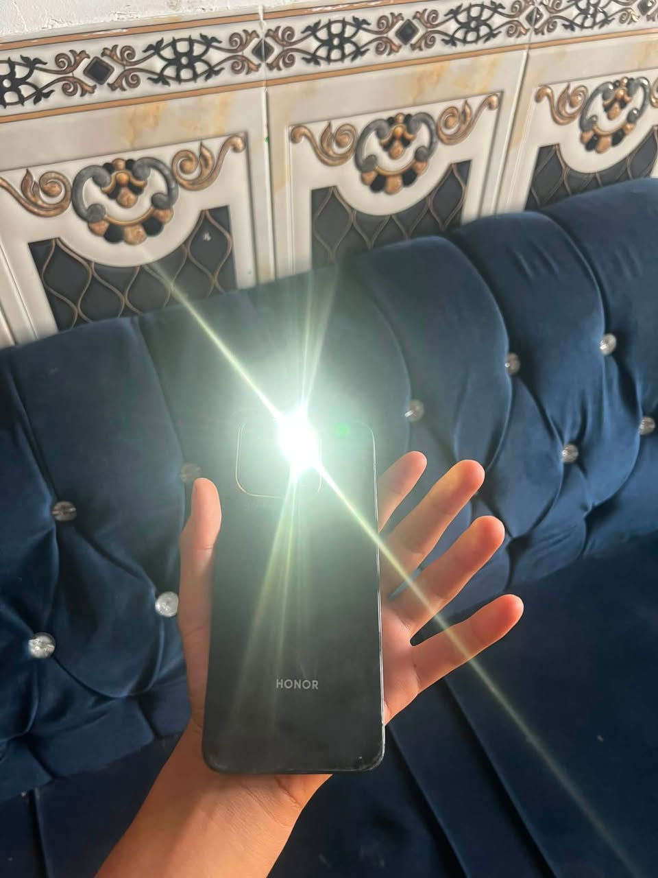 HONOR X6b

* 💾 الذاكرة: 128GB
* 🔋 البطارية: 5000mAh
* 🎨 اللون: أسود
* ✅ الجهاز شغال طبيعي 100%
* 📷 مكسور كلاس الكاميرا الخلفية فقط، ولا يؤثر على التصوير أو أداء الجهاز.
* 📱 الشاشة سليمة.
* ✅ الجهاز نظيف وجاهز للاستخدام.

السعر خاص 

📞 للتواصل:

* اتصال: ***********
* واتساب: ***********

