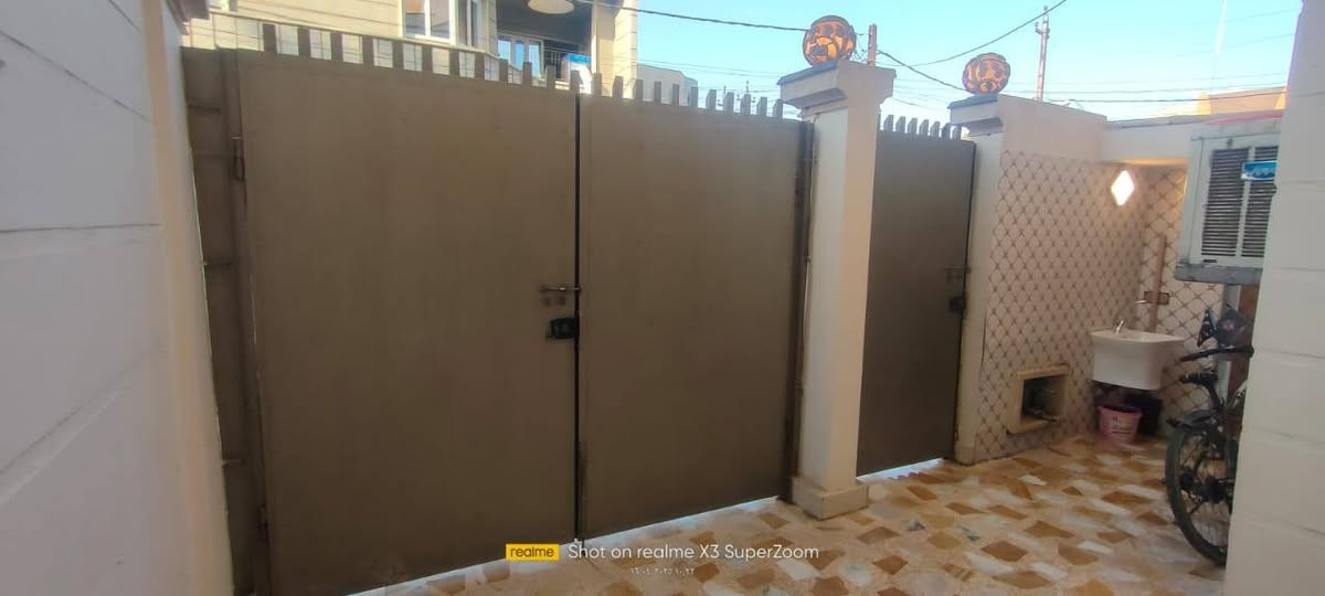 دار للبيع سند طابو
موصل جانب الايسر حي الميثاق قرب مستوصف الميثاق ,المربع الذهبي
قرب الشارع العام 

المساحة:150م واجهة 7ونص

الطابق1  فصال تركي /غرفة نوم سويت+مطبخ + استقبال +هول+ صحيات عدد ثنين + ترك ثنين +مخزن

الطابق 2/غرفة نوم سويت+غرفة نوم  2 مطلة على بكلونة+مخزن+ صحيات +  مطبخ +هول 

بيتونة كبيرة على طول البيت+سطح  كاشي
السعر...195وبي مجال 
للتواصل وللاستفسار
رقم الهاتف: ‌‌  ***********
رقم الهاتف:    ***********

نص مكتوب في الصور:
- realme Shot on realme X3 SuperZoom
- ١٤٠١,١٠,٢٥ ١٠,٣٢