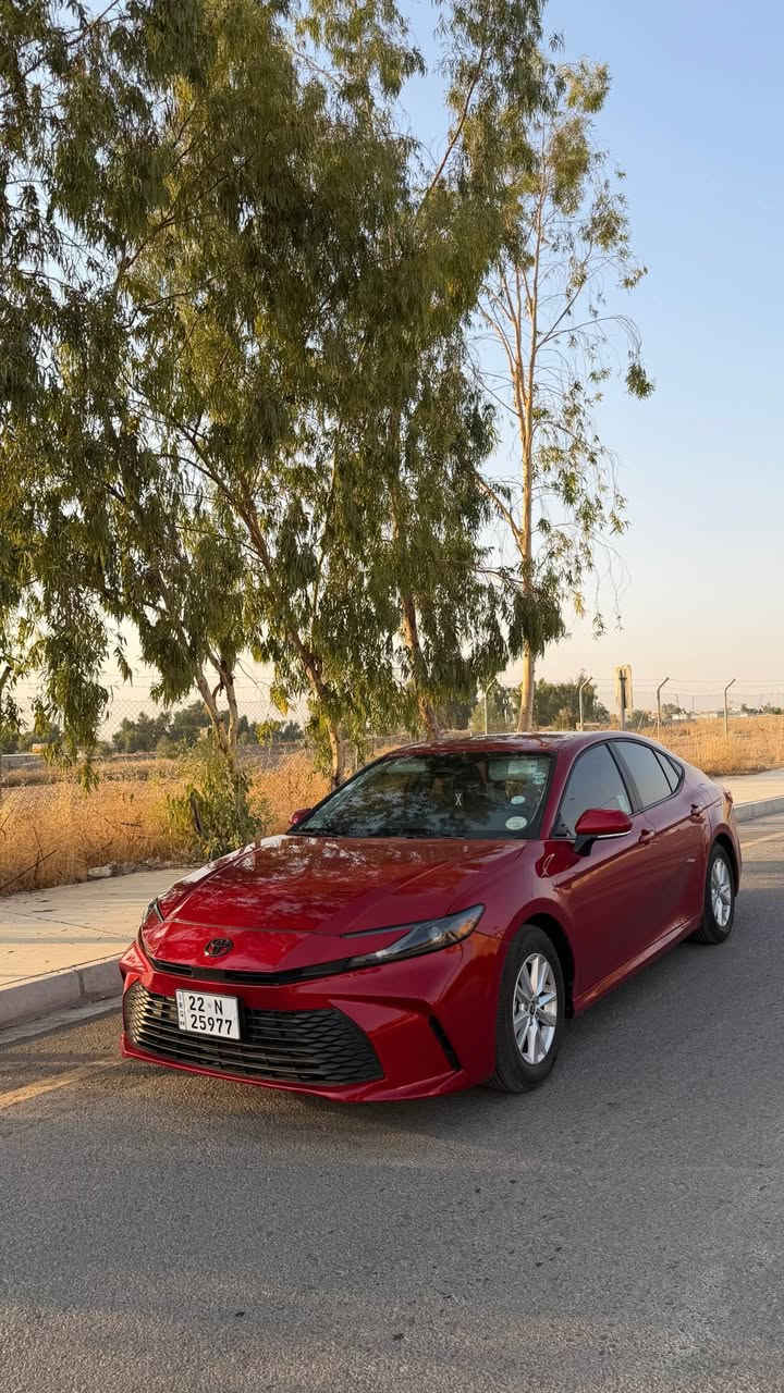 Camry hybrid 2025 LE كامري هايبرد 
مواصفات le 
نقط عمياء 
تحديد مسار 
مثبت سرعة 
مانع اصطدام 
شاحن لاسلكي 
شاشة تدعم كاربلاي
سيارة نظيفة 
ماشية 2000 مايل 
ضررها جاملخ خلفي فقط بدون اي ايرباك  
سعرها 223$ 
مكانها الموصل 
للتواصل *********** موصل, نينوى

