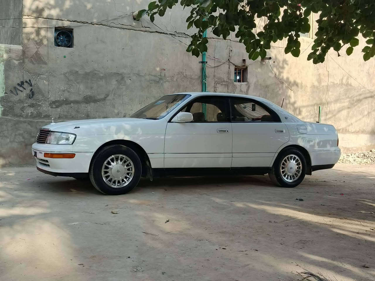 سلام عليكم بطه للبيع رقم نجف نكليزي بسمي جديده كلش جاهزه گير ومكينه وحداديه بجيس علشرطم السعر 55 وبيه مجال مكاني نجف ***********
