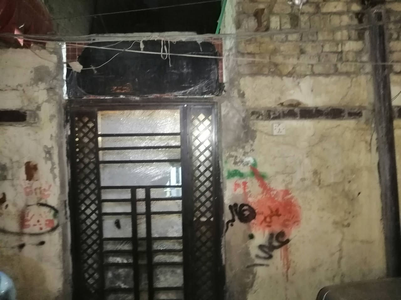 السلام عليكم بيت للبيع مساحة 144 في قطاع 3 رابع فرع من صفحة شارع الصيانه
السعر تواصل معي
***********
