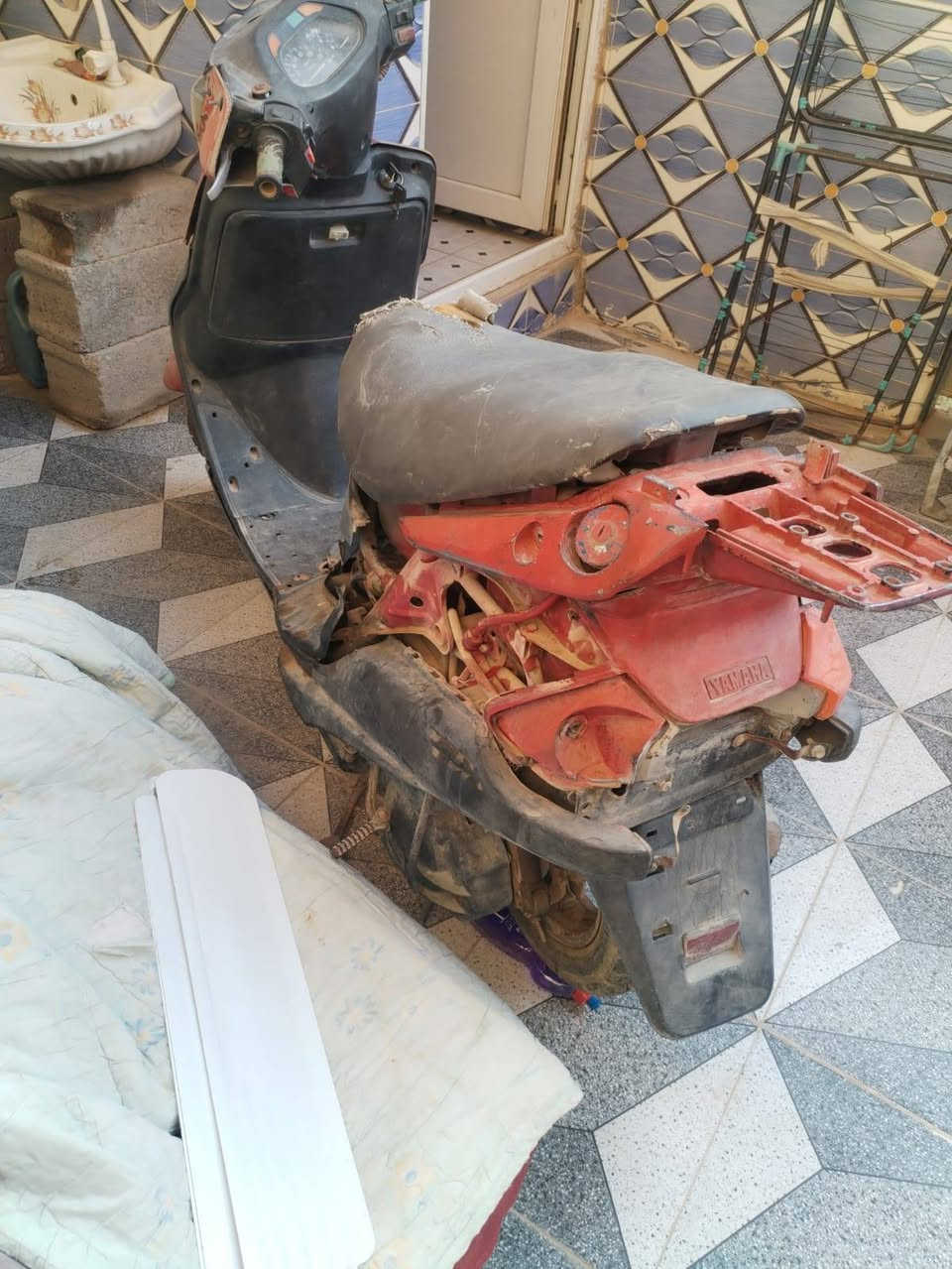 سلام عليكم فراشه للبيع كوم حديد دراجه تشتغل سعر 125وبيها مجال
***********
