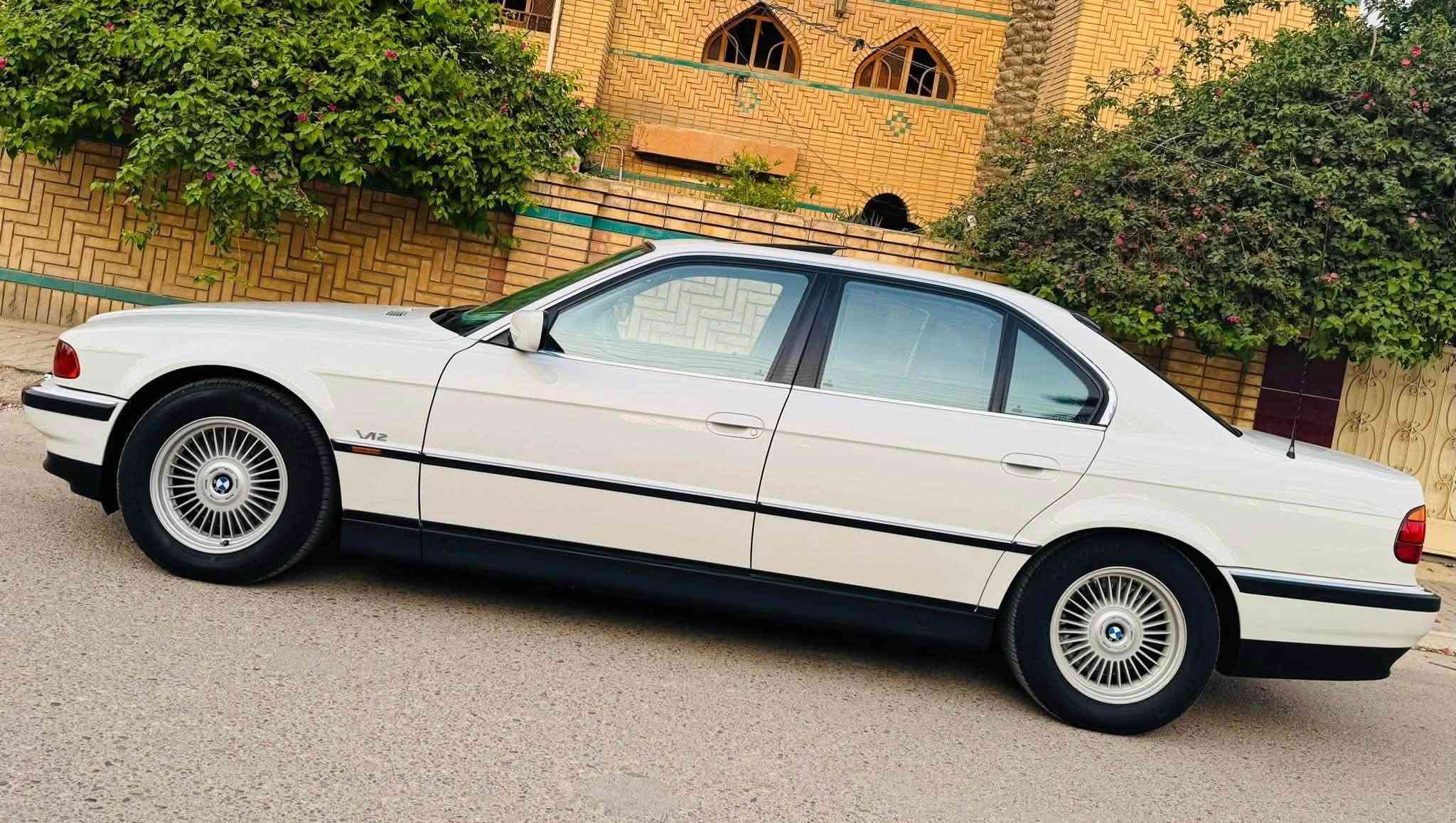 #_للبيع_فقط❤️
------------
(( بي أم دبليو 1995 حجم 750i خفاش ، فول مواصفات ١/١ ، محرك V12 ، ماشية 180 الف ، رقم بغداد بأسمي ، مميزة و نظيفة جداً داخل و خارج بحالة الشركة ))🌸
:
:
#_للإستفسار / *********** ☎️
------------------------------
