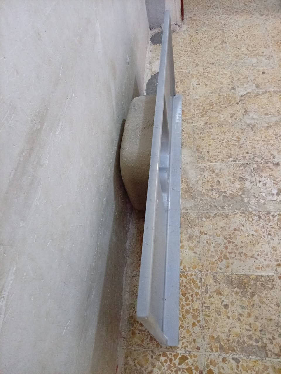 سنك للبيع متر أو نص سعرة 
50الف/***********
