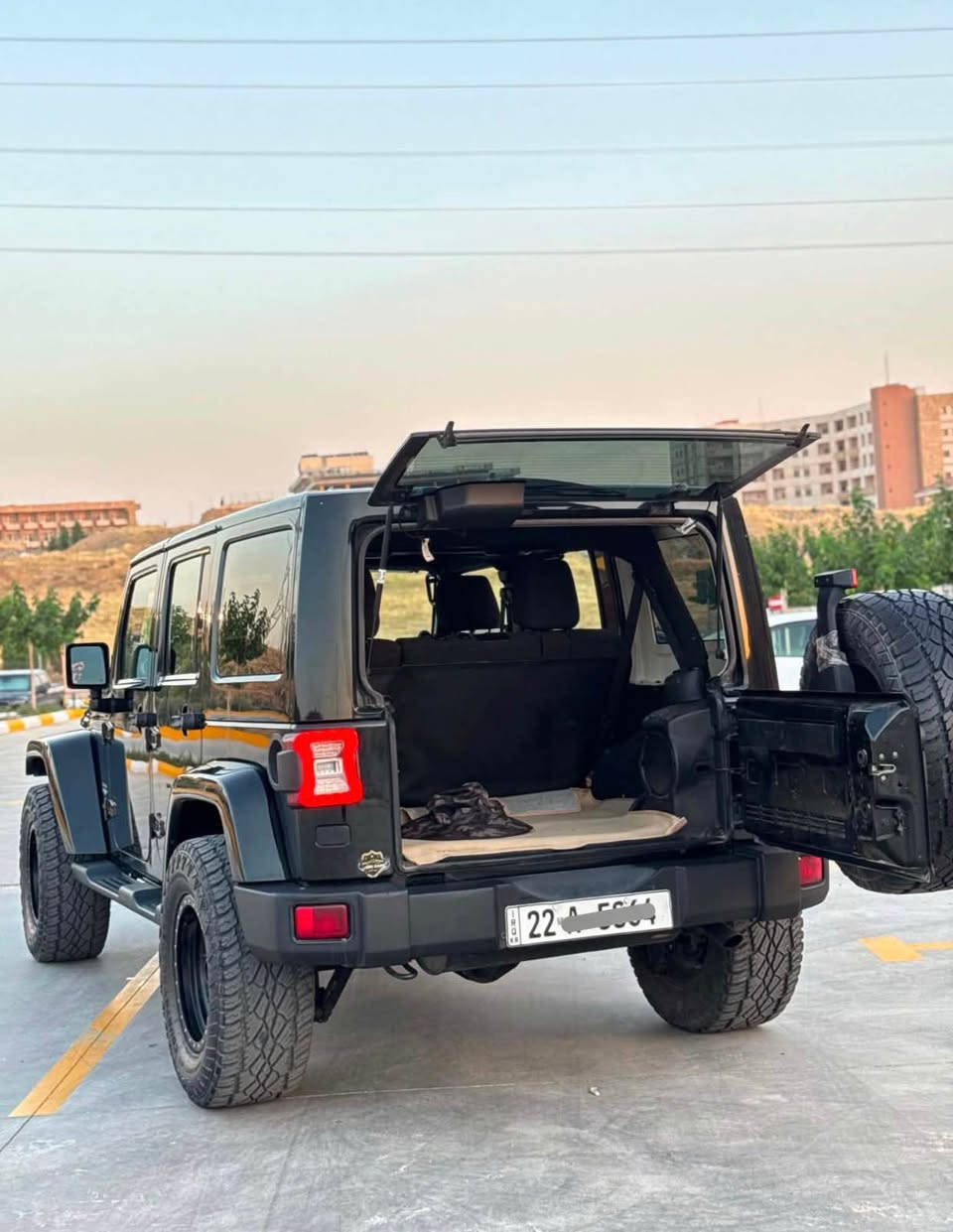 ...﷽...
Jeep wrangler 🇺🇸
جێب ڕانگلەر مۆدیل 2012 سفری خلیج (هارلم)
ڕەنگی زەیتوونی تۆخ ، کامل کراوە بە 2020
تایە و ویلی جەبەلی بۆ بەستراوە 
سەقفی پلاستیک مەرغووب 
گێر و مەکینە و کارەبایی بەشەرت 
ئەکسل و دەبڵ ئەکسلی بەشەرت 
تەبرید سارد و گەرم بەشەرت 
مەکینە مەرغووب 6 بستۆن 
سەنەوی ژینگە و ڕێگاوبانی تازەیە بە ناوی خۆمانەوەیە 
کامل سێرفز بۆ کراوە ، ڕۆنی مەکینە هایدرۆلیکی گێر 
سەیارەکەمان سفری ئێرەیە و بێ بۆیاخ (clean title )
سارد و بۆیاخ و پارچە گۆراوی نیە ...
ماوەی ڕۆشتنی سەیارەکە تەنها ١٢٠ هەزار کیلۆمەتر 
ژمارە موبایل لەسەر ڕەسمەکان دانراوە ..
شوێن سلێمانی السليمانية, العراق

نص مكتوب في الصور:
- ***********