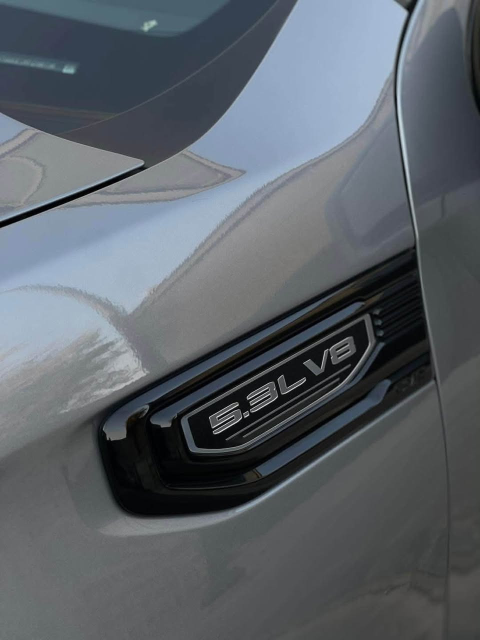 GMC SIERRA ELEVATION X31 OFF ROAD 5.3 V8
*********** 

جمسي سيرا 2023 الفيشن 
رقم السلیمانیە
محرك  v8 5300
فول مواصفات 

داخل شكل الجديد

شاشه كبيره 
بصمه تشغيل 
بصمة ابواب 
تشغيل عن بعد 
باب طويل المرغوب

 محرك V8 5.3 
اوتو ستارت 
شاحن واير ليس

ويل كب 
لايت لد زنون 
بروجكتر زنون 
شاشه كاميرا 

السعر 38500$ قابل للتفاوض 

***********
